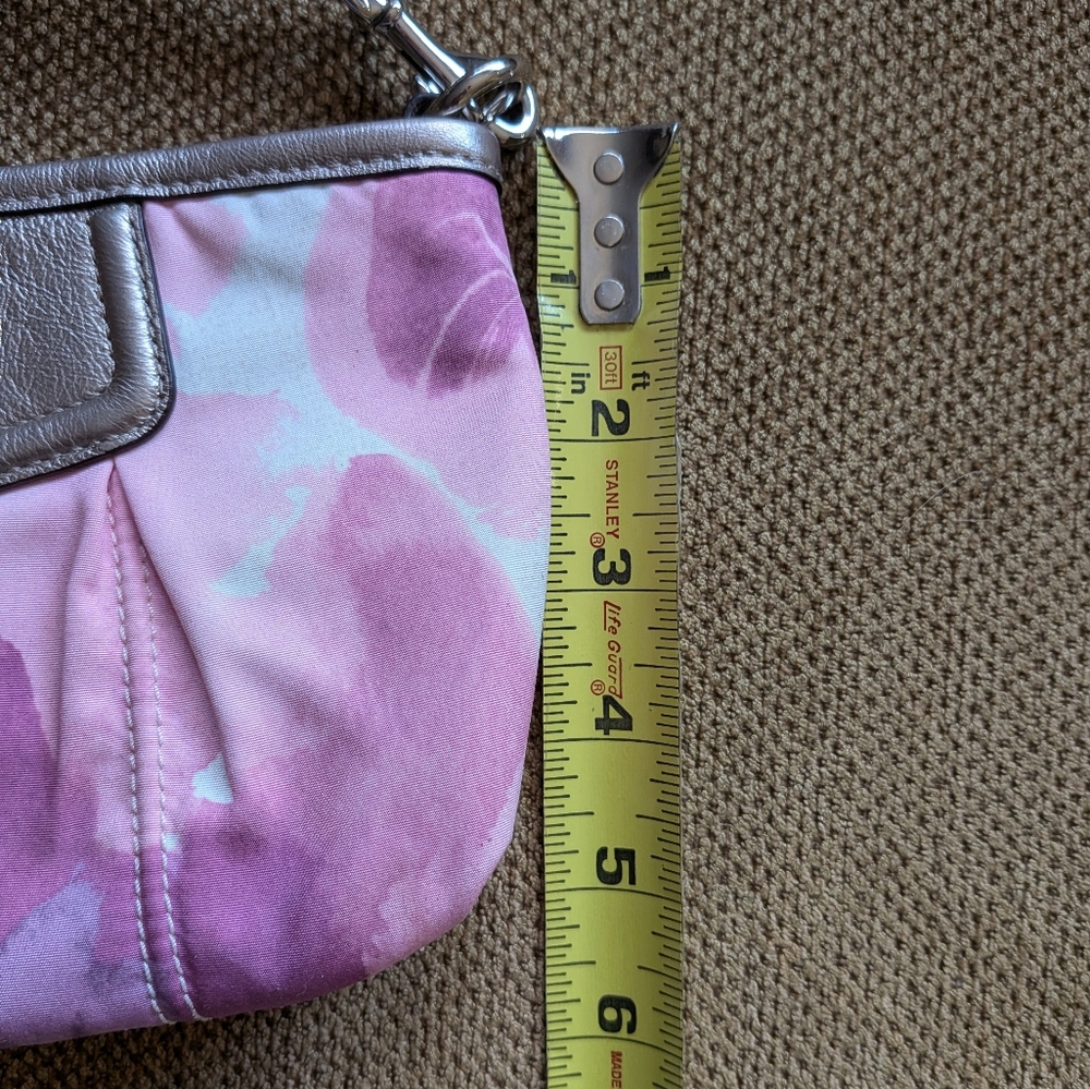 Coach Madison Floral Print Large Wristlet - NWT - Picture 11 of 11